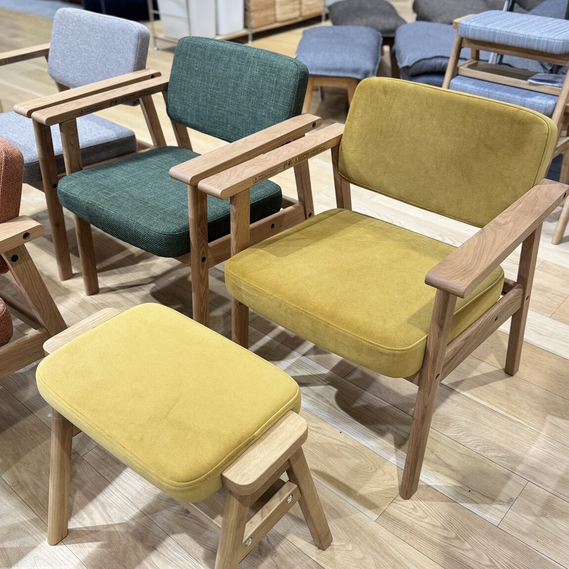 直江津】ゆったり座れる新しいチェア｜木製アームチェア｜ 無印良品